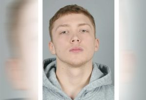 Der 21 Jahre alte mutmaßliche Täter Yevgeni A. besitzt die kasachische Staatsangehörigkeit. Er hat eine Körpergröße von 1,68 Metern und eine schlanke Statur.